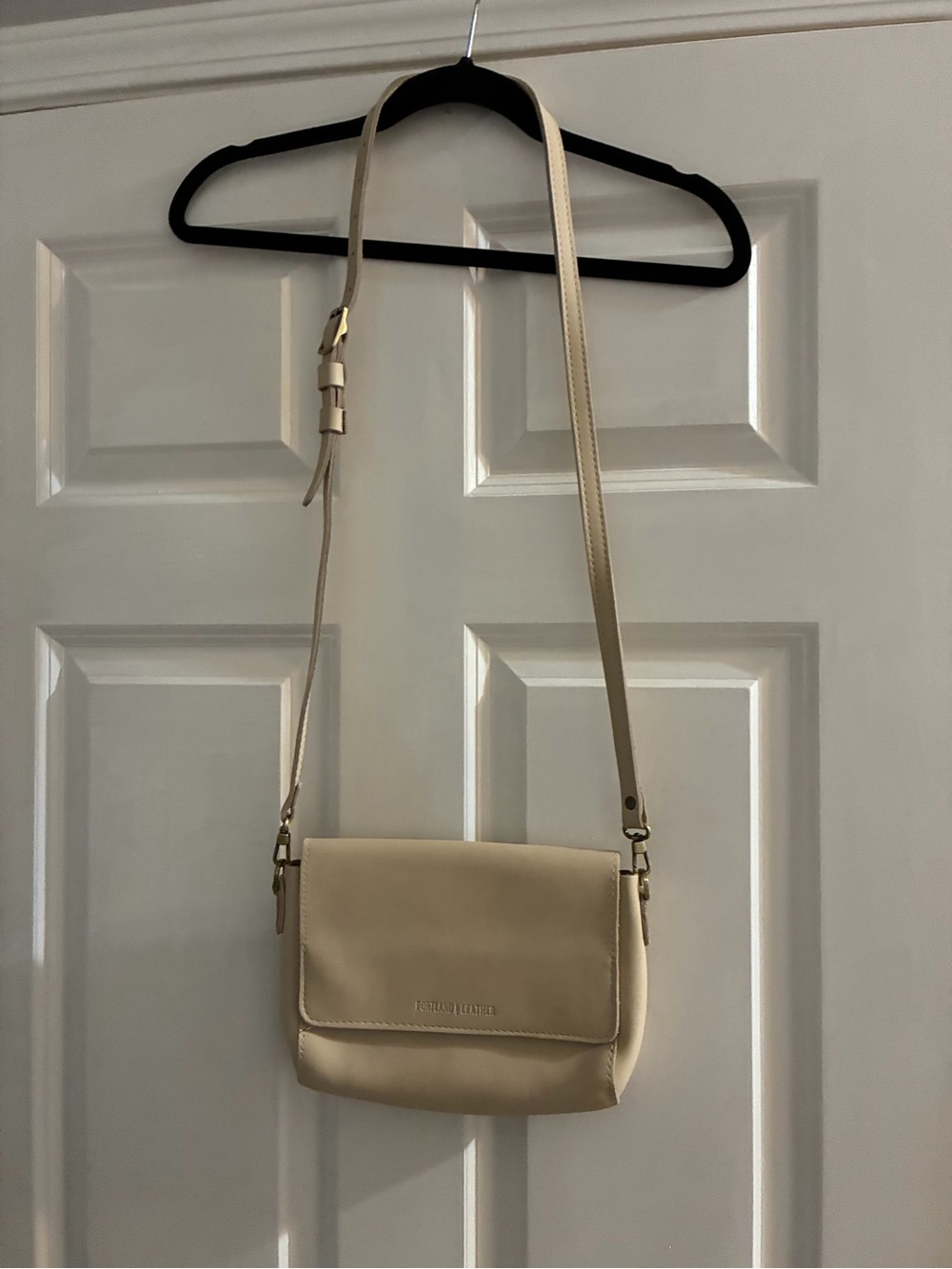 Beautiful Portland Leather Cream Crossbody Bag